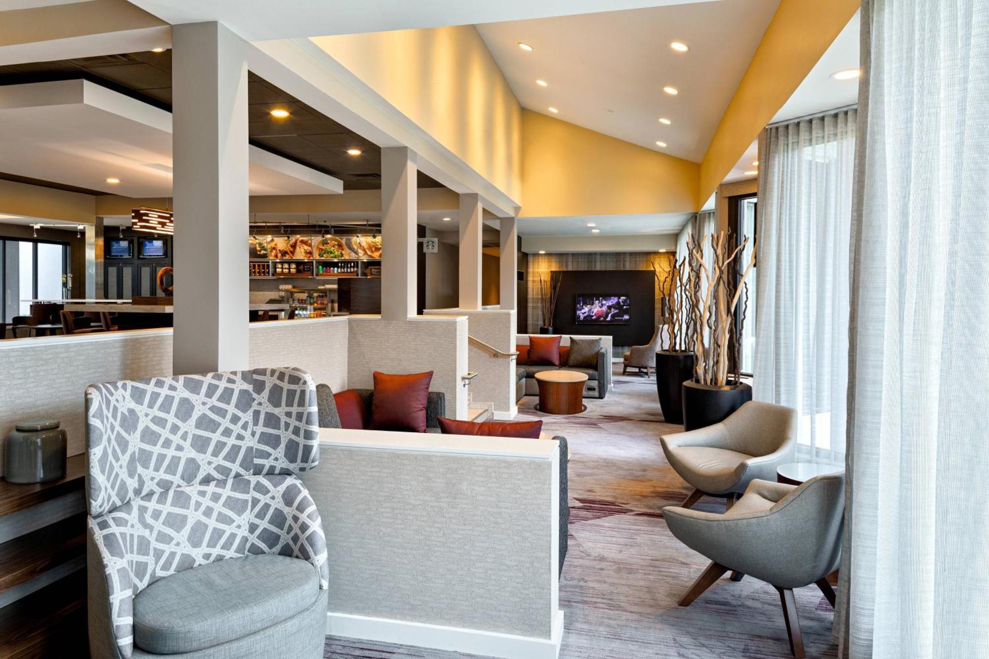 Courtyard Cincinnati Блу-Аш Екстер'єр фото